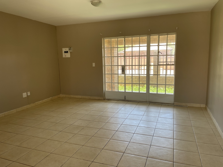 To Let 2 Bedroom Property for Rent in Flamwood North West